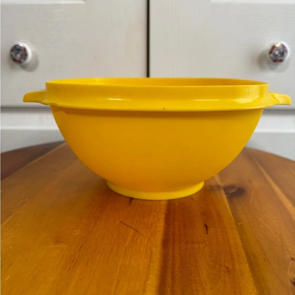 Tupperware‎ Servalier Vintage 6 cup yellow bowl 836-6